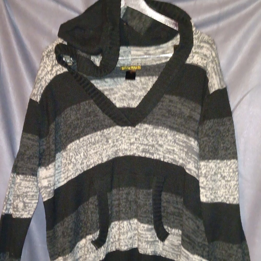 Extra Touch women's 2x hooded striped sweater